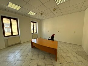 Prenájom kancelárskeho priestoru - 52 m² Nitra, Farská - 5