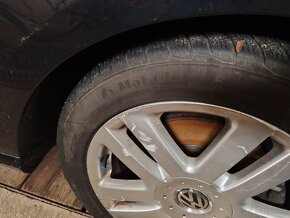 VW elektróny 5x112 R17, zimná sada - 5