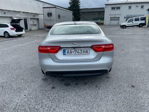 Jaguar XE 2.0d R-SPORT - 5