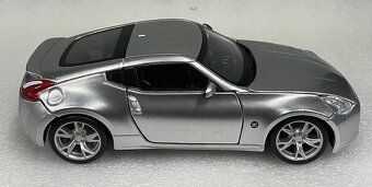 Nissan 370z 1:24 Maisto - 5