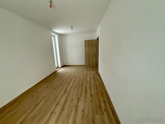 Na predaj veľkometrážny 2izbový byt 72,5m2. - 5