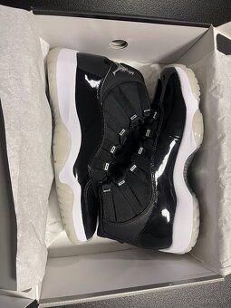 Air Jordan 11 Retro 2020, size EUR 42,5 - 5