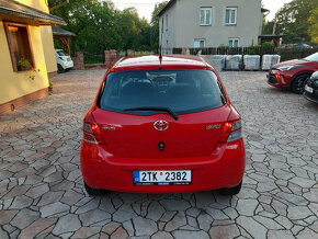 Toyota yaris 1,0vvti 7/2010 najeto 36000 km - 5