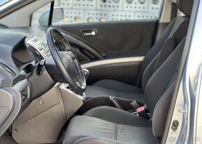 Toyota Corolla Verso 2.2 D-4D 7 MÍST TAŽNÉ nafta manuál - 5