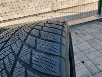 255/40 R20 Bridgestone Blizzak LM001 - 5