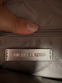 Strieborný ruksak Michael Kors - 5