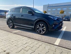 TOYOTA RAV4 HYBRID - BOHATÁ VÝBAVA A TOP STAV - 5