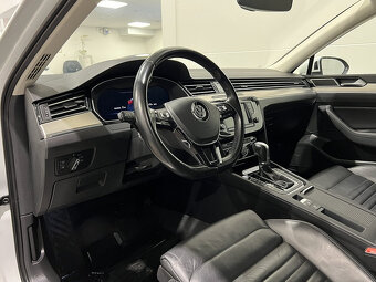 Volkswagen Passat Variant R-line 2017 2.0 TDI 140 kW DSG 4x4 - 5