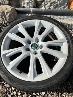 Škoda RS Zenith 5x112 R18, 225/40 R18 - 5