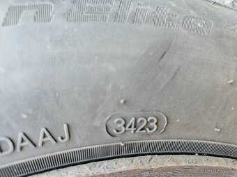 Celoročné kolesá 195/65 R15 zánovné 5x112 VW Golf 5 - 5