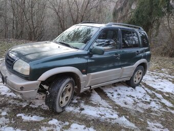 Suzuki Grand Vitara 2.5 V6 - 5