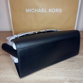 Kabelka Michael Kors Carmen MD Black - 5