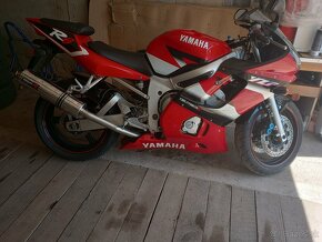 Yamaha YZF-R6. r.v.2001 - 5