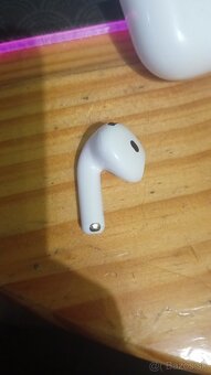 Airpods pro 4 - 5