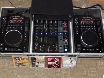 DJ pult American Audio RADIUS 3000 BEHRINGER DJX 750 - 5