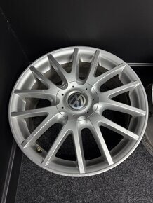 Alu VW 5x112 17” 1K0601025AN - 5