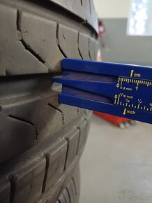 255/45r19 - 5