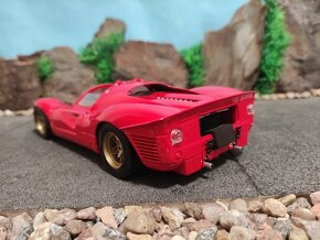 rodám model 1:18 ferrari 330 P4 - 5