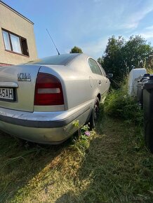 Škoda Octavia 1.6 benzín - 5