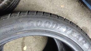 Goodyear 245/45r19 zimné runflat - 5