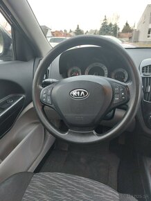 Kia ceed 2008 1.4  77kW - 5