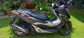 PRODÁM LEPKY NA SKÚTR HONDA FORZA 125,350 - 5