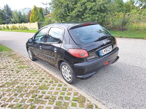 Predam peugeot 206 14 55 kw rv2009 najazdene km 123600km - 5