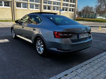 Skoda Superb sedan - 5