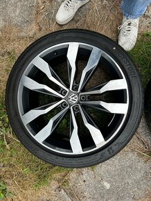 5x112 SUZUKA R20 255/40 volkswagen tiguan rline - 5