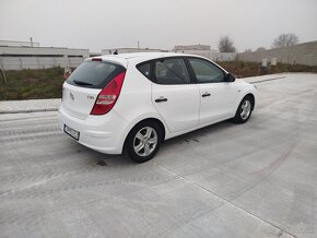 Hyundai i30 1.4i - 5