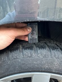 Zimné Pneu Pirelli 245/40 94w R19 - 5