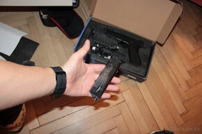 Airsoft, Glock - 5