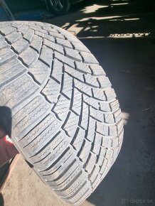 Predám dve zimné pneumatiky bridgestone blizzak lm005 - 5