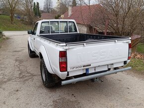 Nissan Navara 2,5 TDi 4x4 - 5