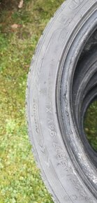 Predam zimne pneu 225/45R17. - 5