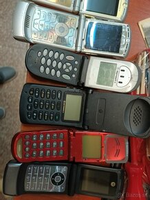 Predám zbierku mobilov nefunkčne - 5