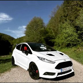 FORD FIESTA ST - 5