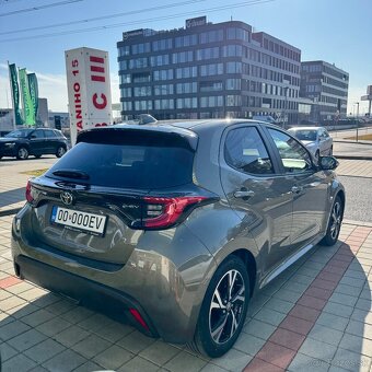 Toyota Yaris 1.5 Hybrid e-CVT Style - 5