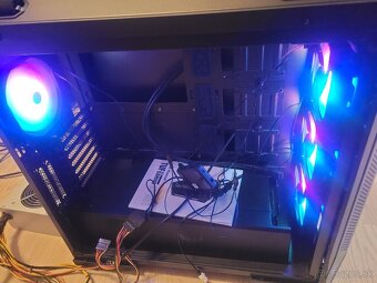 Predám TOP skrinku ASUS GT501 / 4x A-RGB ventilátor 120mm - 5