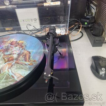 PRO-JECT Debut III...Klavírny lak , prenoska Ortofon OMB-5.. - 5