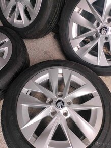 4ks alu disky orig. Škoda 5x112 R17 pneu 205/55 R17 7mm - 5