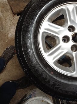 Predám disky a pneumatiky 195/80r15 na land Rover freelander - 5