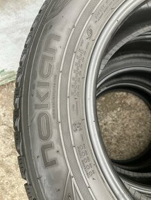 Zimné pneu 225/60R17 viem aj prezuť - 5