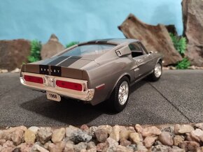 Prodám nový model 1:18 Shelby GT500 kr 1968 - 5