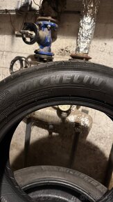 Michelin225/55r18 - 5