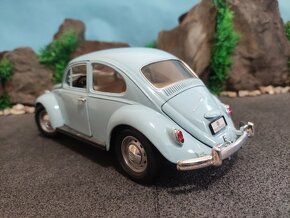 Prodám model 1:18 Volkswagen Beetle 1967 - 5