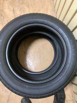 Letné pneu 2 ks 215/60R17 viem aj prezuť - 5