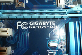 Gigabyte GA-B75-D3V + Intel G620 + 4GB RAM - 5