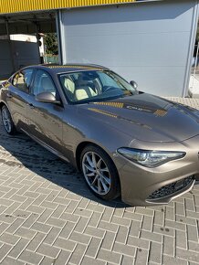 Alfa Romeo Giulia VELOCE - 5