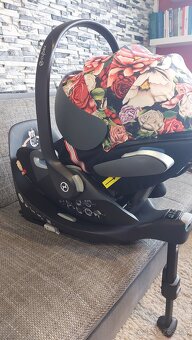 Cybex Cloud Z i-Size Spring Blossom Dark so zakladnou - 5